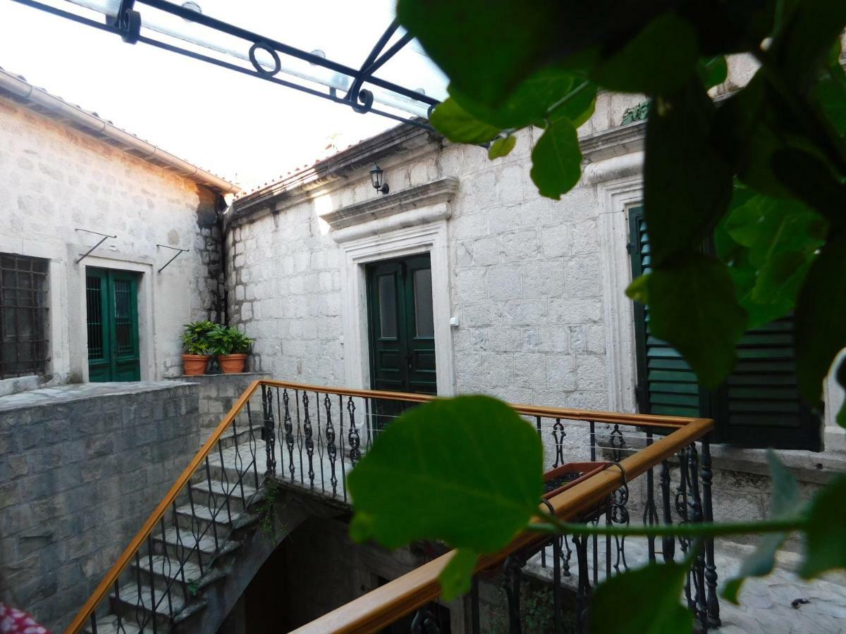 P.S. Cattaro Apartments Exterior photo