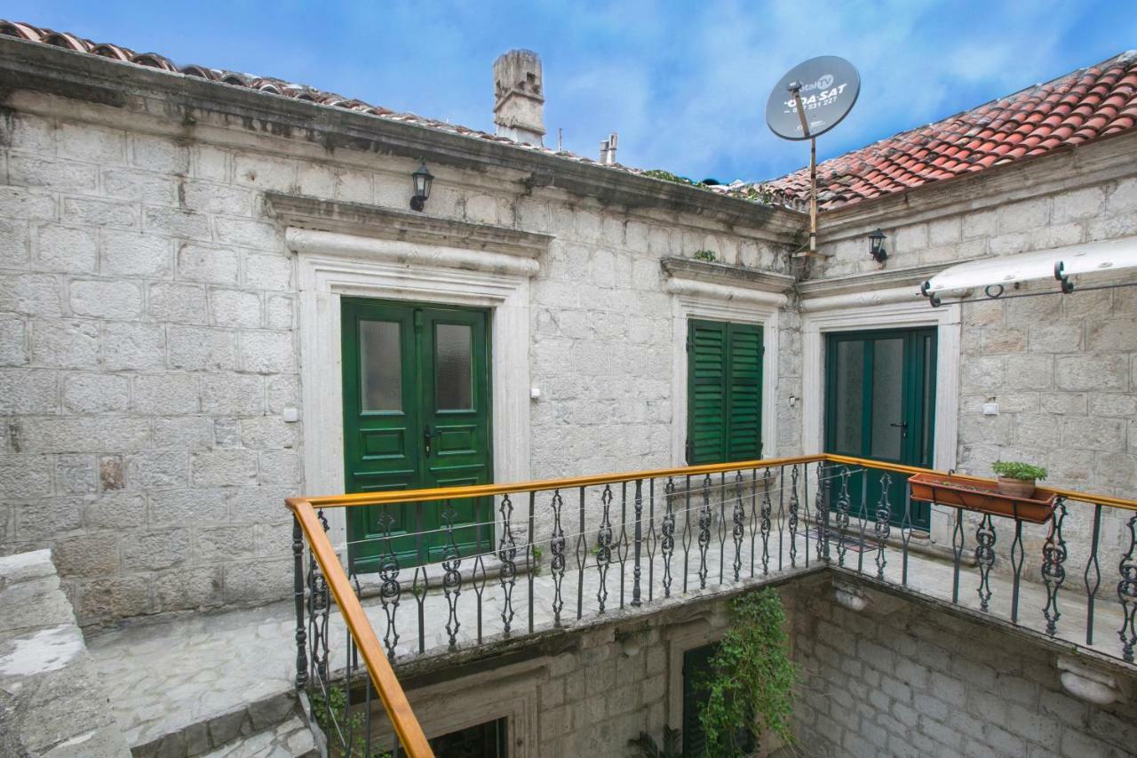 P.S. Cattaro Apartments Exterior photo
