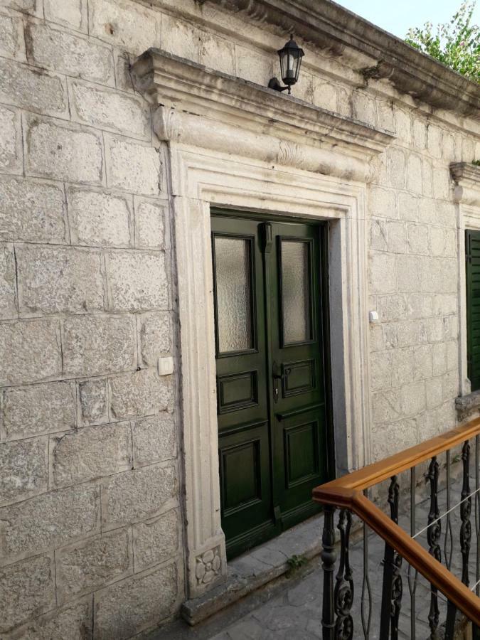 P.S. Cattaro Apartments Exterior photo
